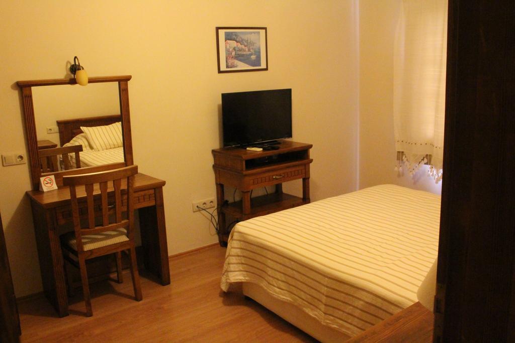 Nirvana Hotel เกอเจค ภายนอก รูปภาพ
